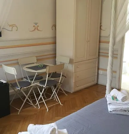 Piazza Del Popolo 4* 로마