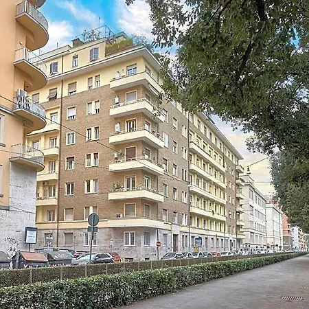 Piazza Del Popolo 4*